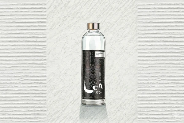 Roa 40 White — Korean Soju, Chungcheongnam, 40% ABV, 350ml. Honey, Aromatic