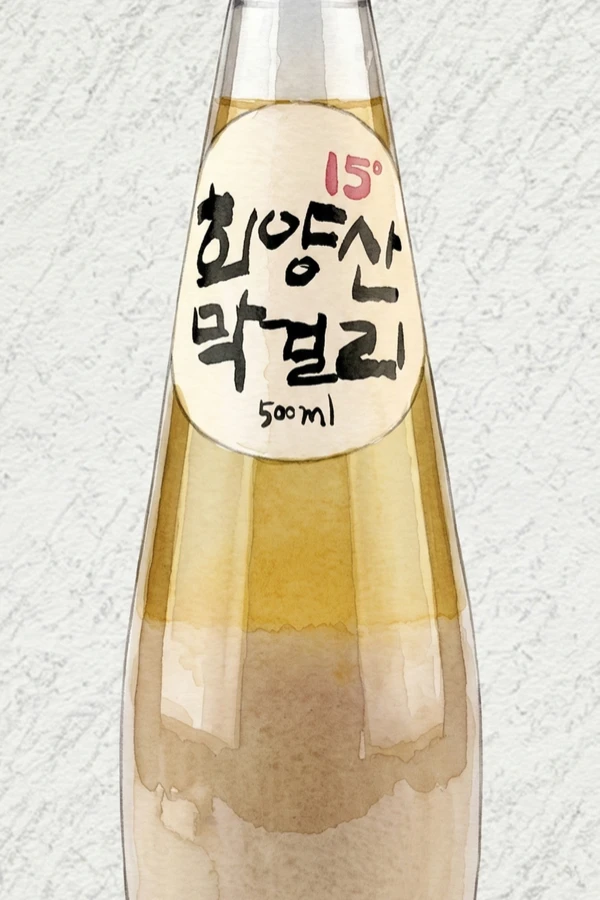 曦陽山(ヒヤンサン)マッコリ 15度 - マッコリ, 慶尚北道（キョンブク）, 15% ABV, 500ml. キャラメリゼされた穀物, バナナブレッド