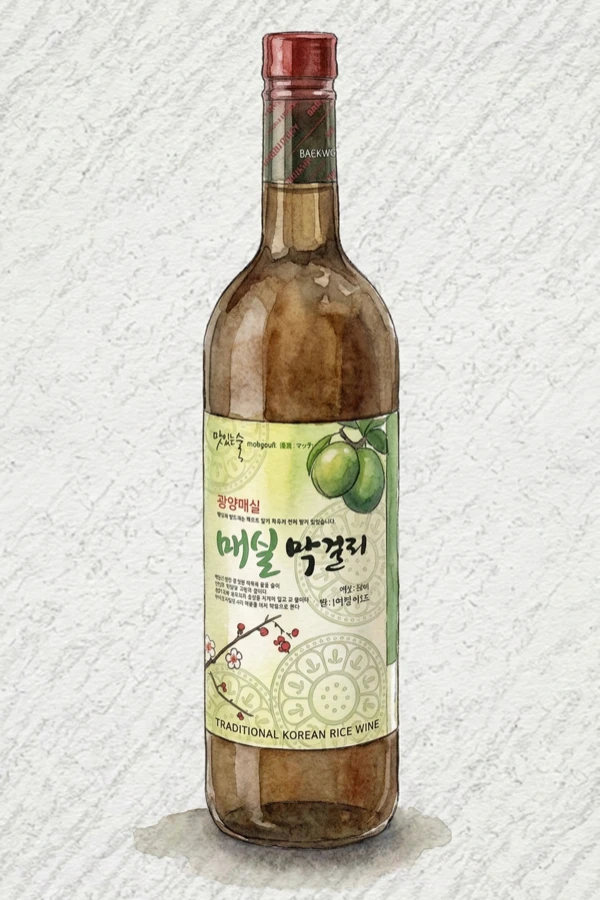梅 マッコリ - マッコリ, 全羅南道（チョンナム）, 7% ABV, 750ml. 熟した青梅の香り, ヨーグルト乳酸の下地, 酸味のある核果の酸, 梅皮の渋味フィニッシュ, 軽い米クリームベース